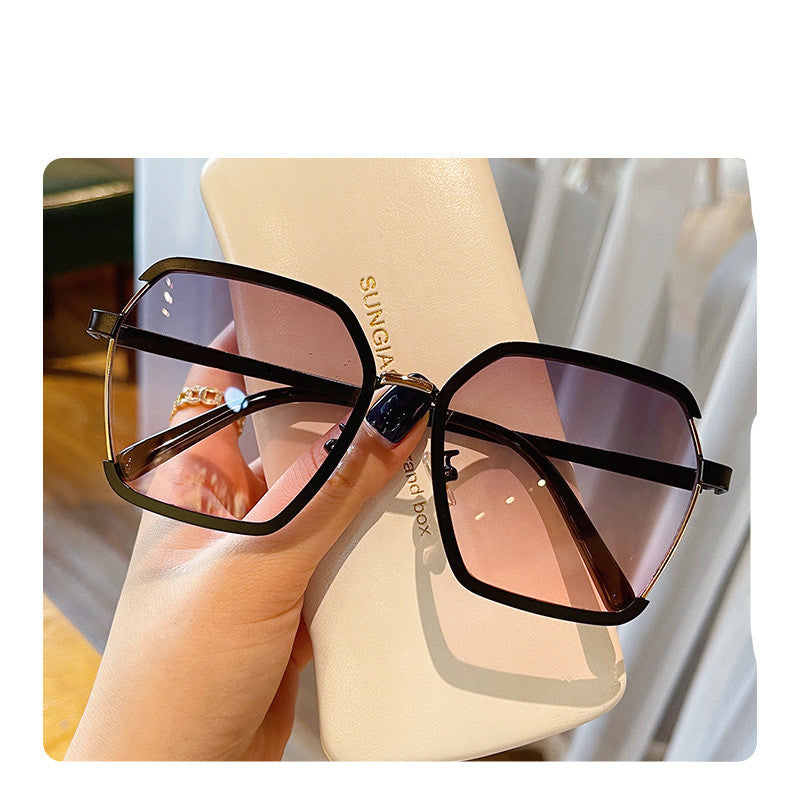 Vintage Half-Frame Oversized Sunglasses - Trendy & Protective - Black frame grey powder